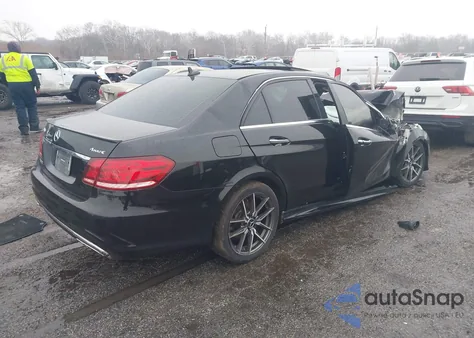 2015 Mercedes-Benz E 350 4Matic z USA, uszkodzony, nr VIN WDDHF8JB2FB097270